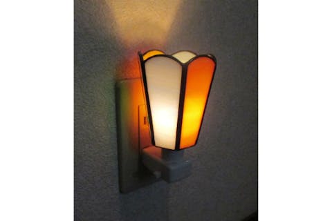 【横浜・2時間】ステンドグラスが部屋を優しく照らします！6面体ナイトライトプラン