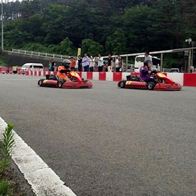 山梨 レンタルカート 本格的なサーキットを疾走 最速ドライバーを決めよう アソビュー 山梨 レンタルカート 本格的なサーキットを疾走 最速ドライバーを決めよう アソビュー