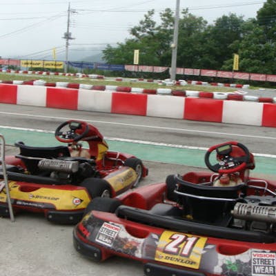 山梨 レンタルカート貸切 初心者から気軽に楽しめる本格レース体験 昼 1時間 アソビュー 山梨 レンタルカート貸切 初心者から気軽に楽しめる本格レース体験 昼 1時間 アソビュー