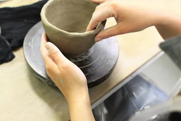 大阪・天王寺・手びねりコース（一輪挿し、茶碗、湯呑み、ビアマグなど
