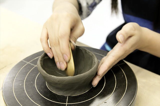 東京都渋谷区のレイアートスクールで、陶芸をお楽しみください！