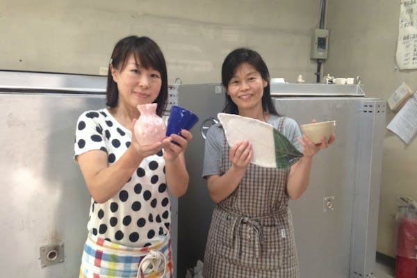 西頭哲三郎作 陶器製日本人形 「早春」- 繊細な美しさが光る逸品 レアな色紙つき tedukuri12185.jpg