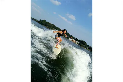 浜名湖・ウェイクサーフィン】サーフィンの醍醐味をたっぷり味わう