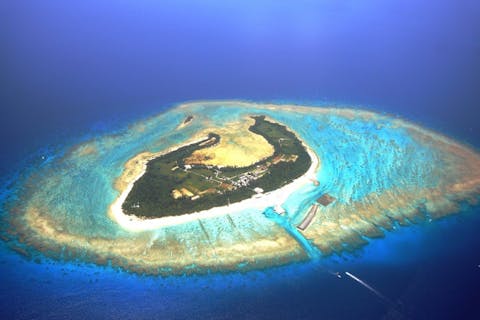 【沖縄北部発・シュノーケリング＆海水浴セットプラン】水納島の美ら海でたっぷり遊ぼう！パラソル＆超高画質カメラ・GoProでの撮影写真プレゼント