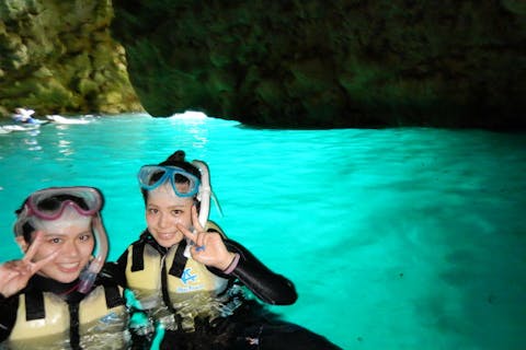 【沖縄・恩納村・シュノーケル】B：青の洞窟シュノーケルの冒険（2時間）英語対応可※要相談