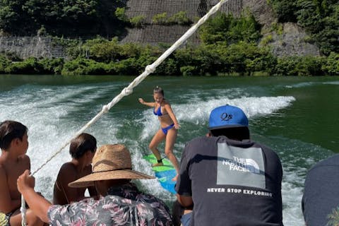 【宮崎・ウェイクサーフィン】絶好の波を乗りこなそう！ウェイクサーフィン・15分