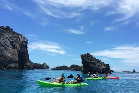 【小笠原・1日・シーカヤック】手つかずの青い海を心ゆくまで満喫！1日シーカヤックプラン