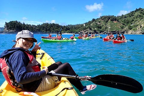 【小笠原・半日・シーカヤック】神の庭と呼ばれる海を冒険！半日シーカヤックプラン