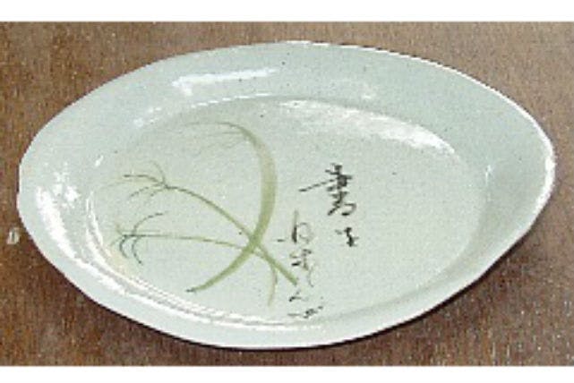 静岡県伊東市・陶芸体験】自然豊かな工房で、絵付け体験。手軽に
