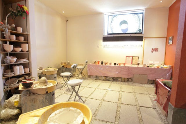 三重県伊勢市にある伊勢焼陶芸体験工房では、陶芸体験･絵付け体験を行っています。