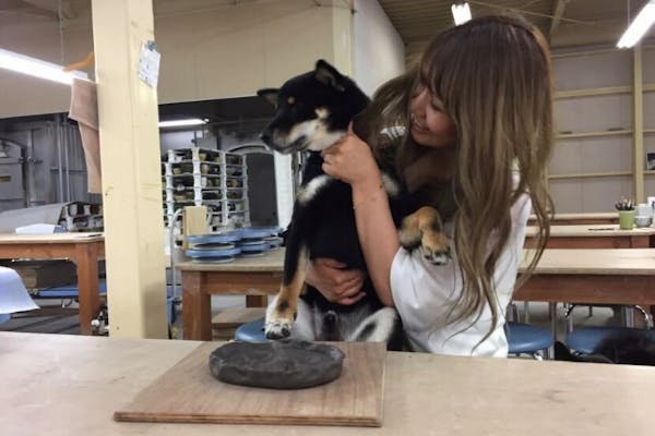 滋賀・信楽・陶芸】大好きな愛犬と作る記念品！ワンちゃんの手形作り