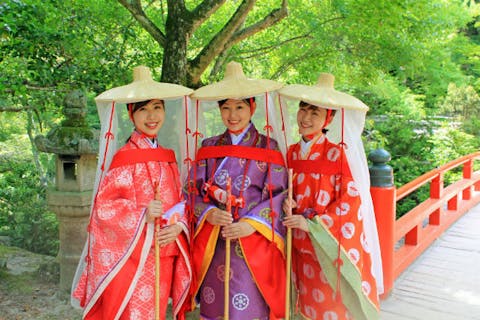 広島 宮島 着物レンタル 女子旅に人気 平安のおでかけスタイル 壺装束 で宮島観光 アソビュー