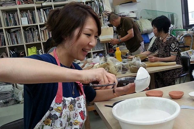 大阪府枚方市で食卓が楽しくなる器作りを指導している、どろんこ倶楽部です。