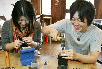 銀製 作家物 靖山 バングル 銀製 作家物 靖山 バングル - メルカリ