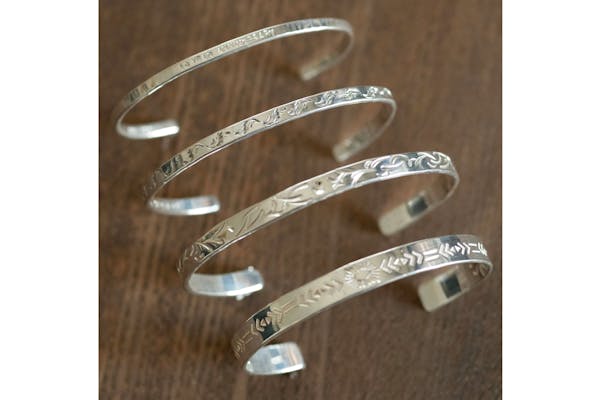 シルバーバングル　手作り作家もの 岡山県・岡山市・シルバーアクセサリー】さりげなく光る