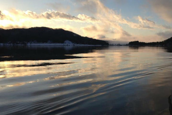 長野県 釣り体験 ドーム型ボートで 寒い冬でも快適 ワカサギ釣り 新鮮な食事を楽しもう アソビュー