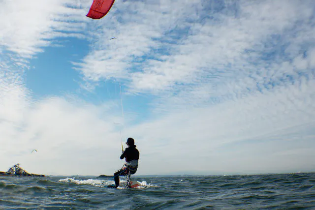 千葉県・富津岬・カイトサーフィン】初心者大歓迎！空に舞い、海を滑る