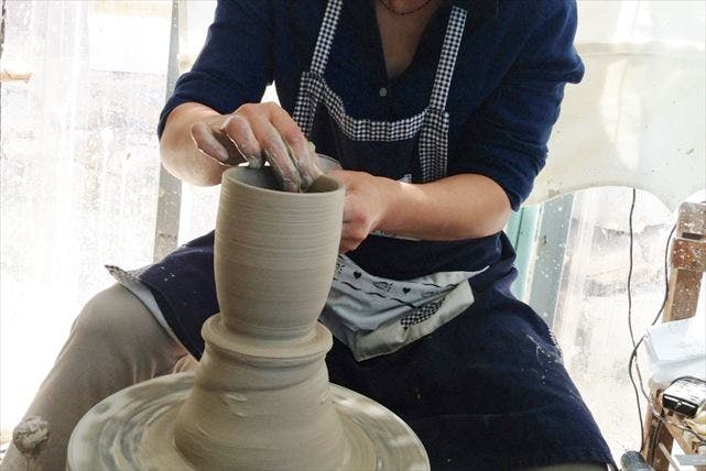 【神奈川相模原・陶芸教室】プロの陶芸家が教える陶芸1日体験。焼き物の魅力を味わおう