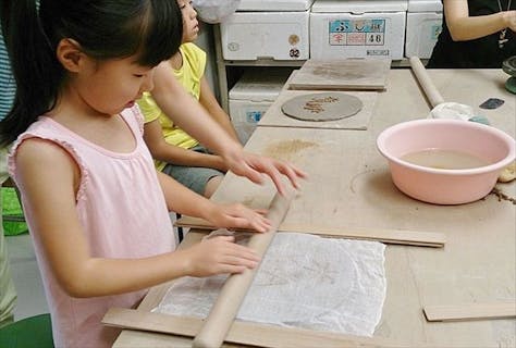 【名古屋・陶芸】1.5キロの粘土をご用意！初心者でも楽しめる陶芸体験（ひも作り＆たたら作り）