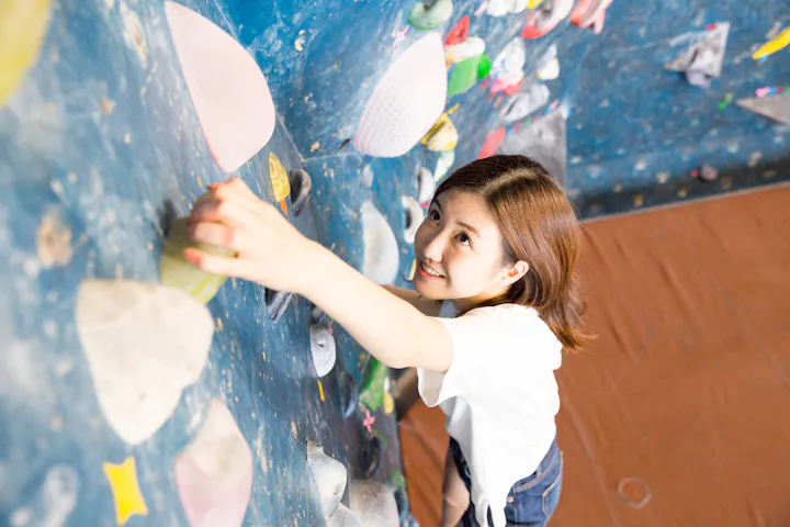 八王子 町田 立川 調布 府中 ボルダリング体験 おすすめ4選 教室 ジム予約は アソビュー