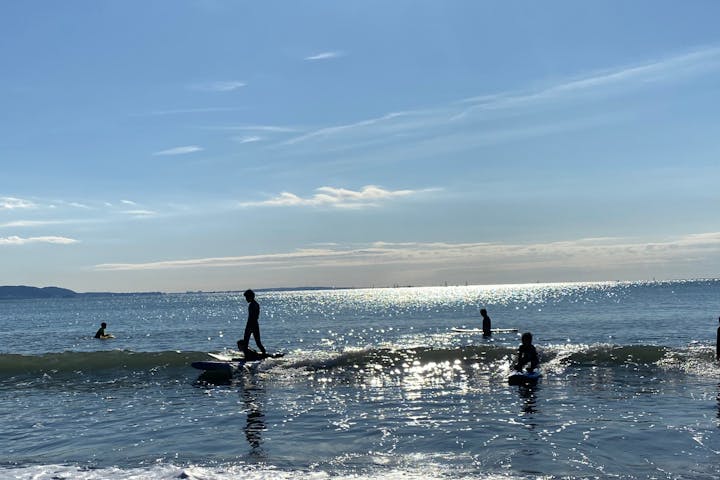 湘南 江ノ島 初心者1日体験 片瀬江ノ島駅徒歩数秒 一度サーフィンをやってみたい方におすすめ 2時間 アソビュー