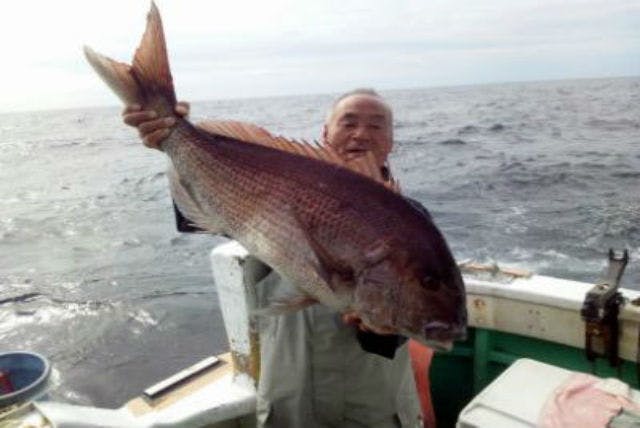 釣り人の楽園と言われる神津島や、その周辺での釣りをお手伝いする、吉栄丸です。