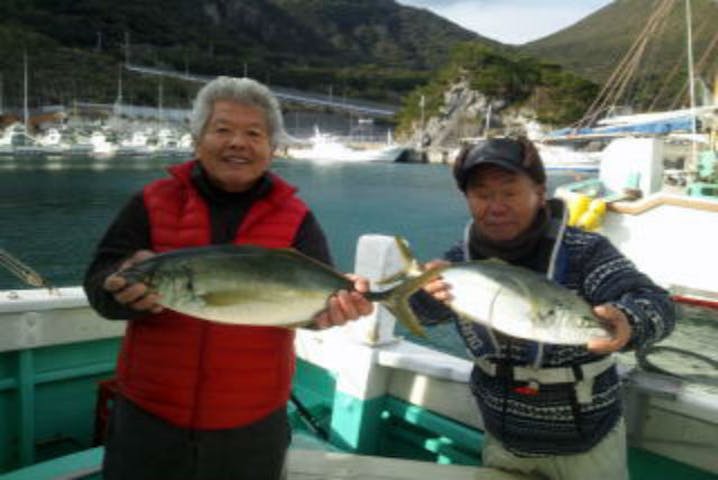 神津島 釣り 初心者歓迎 釣り人の楽園 神津島で大物狙いの釣り体験 アソビュー