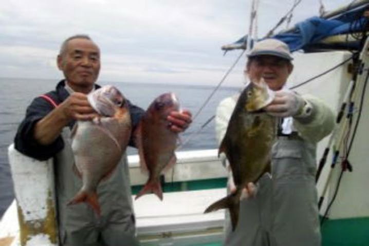 神津島 釣り 初心者歓迎 釣り人の楽園 神津島で大物狙いの釣り体験 アソビュー