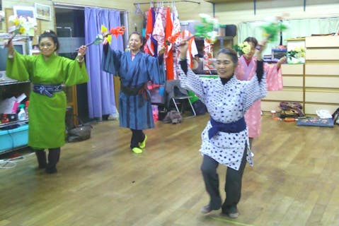 【沖縄・伝統舞踊】三線の音にのせて踊る！石垣島で八重山舞踊体験