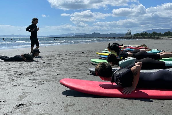 徳島・サーフィン・半日】レンタル用品込みで初心者も安心して