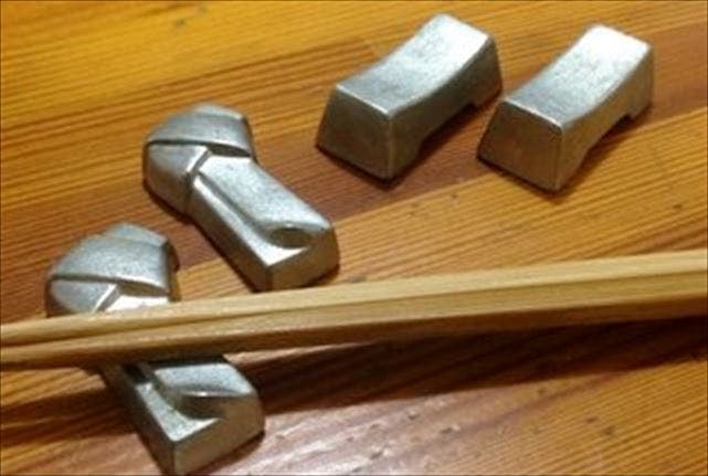 【東京・鋳物】四代つづく伝統の技を習う！長く使える箸置きづくりに挑戦しよう