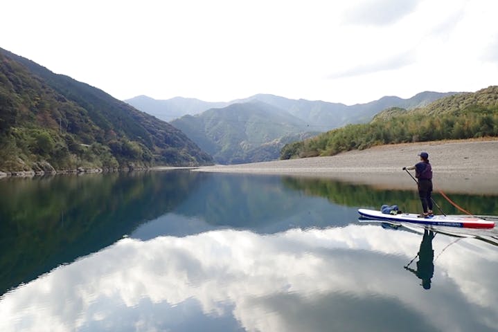 高知県四万十川 1日 Sup 全長196kmの1級河川 四万十川を満喫する1日sup体験 アソビュー