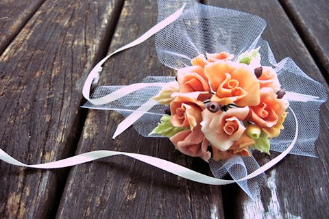 【東京・目黒区・クレイアート】小麦粘土の風合いが生み出す芸術！薔薇のプチブーケを作ろう