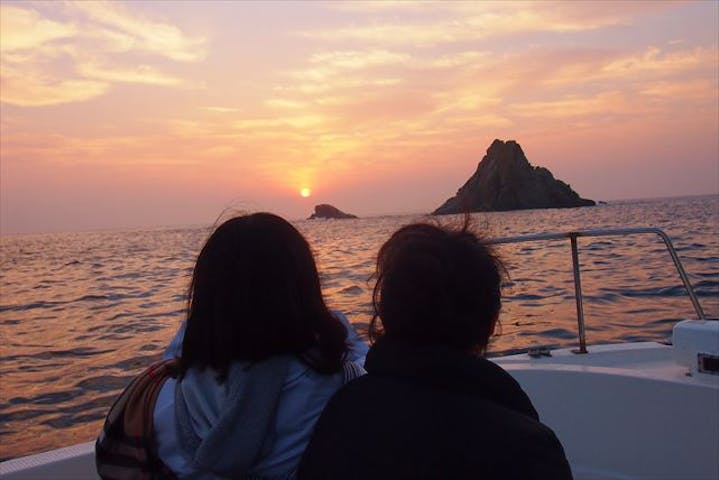 宮崎 サンライズ サンセットクルーズ 船上からきらめく朝日や夕日をゆっくり眺めてみよう アソビュー