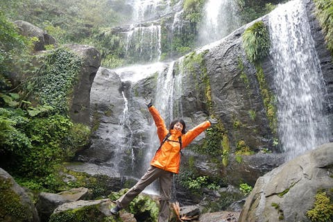【西表島・トレッキング】圧倒的な存在感！3段で流れ落ちるユツンの滝の迫力に感動！