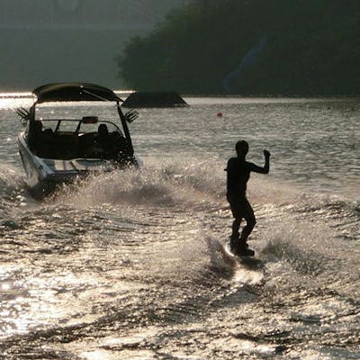 香川 高松 ウェイクボード 瀬戸内海を舞台に 心躍るトリックに挑戦 ウェイクボードプラン アソビュー 香川 高松 ウェイクボード 瀬戸内海を舞台に 心躍るトリックに挑戦 ウェイクボードプラン アソビュー