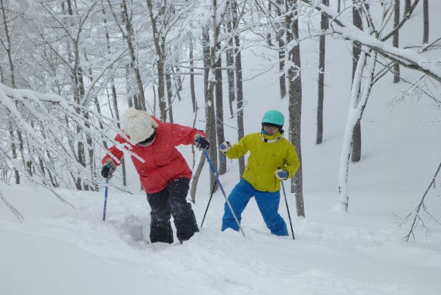 長野県北安曇郡のウッディハートでは、スノーシューで楽しい雪山散策が可能です！