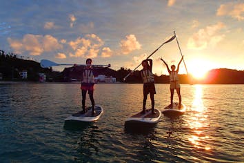 沖縄・恩納村・SUP】SS：スタンドアップパドルボード（SUP）でサン