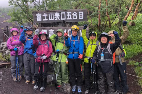 【富士山・登山ツアー】中高年だけの富士登山1泊2日プラン！専属ガイドと一緒に頂上を目指そう