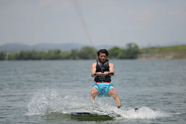 岡山・倉敷】成功率99％！初めてでもできるウェイクボード体験