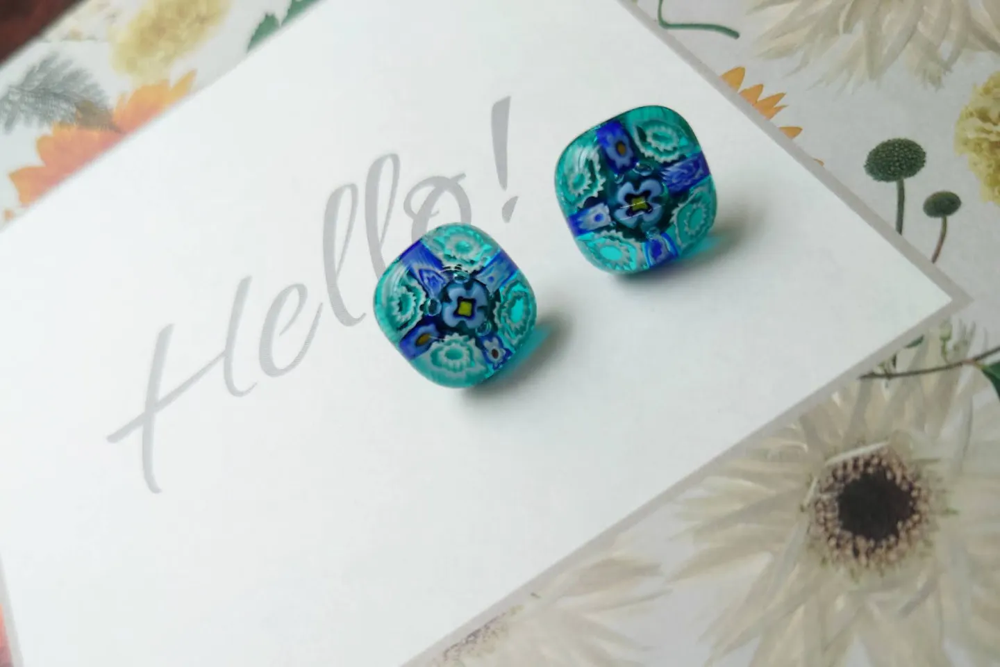 ピアス イヤリング ヴェネチアンガラス 神戸 透き通る花柄で 愛着いっぱいのハンドメイドアクセサリー 三宮駅徒歩10分 アソビュー