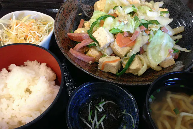 今帰仁村の沖縄料理体験プラン