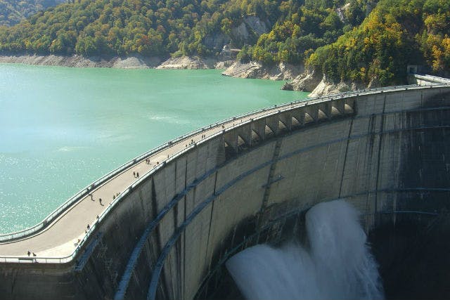 【長野県・大町市・エコツアー】日本最大級のダム建築物！ガイドと歩く感動UPの黒部ダム！