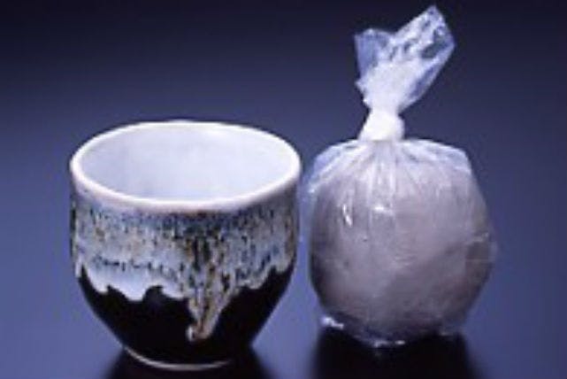 【青森・陶芸体験・手びねり】津軽焼の陶器を手作り。初心者大歓迎の陶芸体験