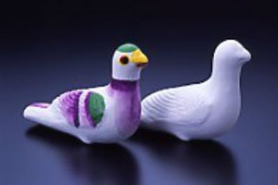 鳥好きな方へ　陶製の白い鳩の小物入れ　作家ものハンドメイドオリジナル手びねり 鳥好きな方へ 陶製の白い鳩の小物入れ 作家ものハンドメイドオリジナル