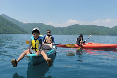 本栖湖 カヤック 2人乗り 初心者にぴったり 静かな湖で富士の絶景を楽しもう アソビュー