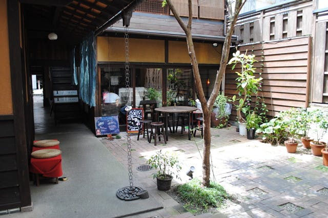 京友禅体験工房丸益西村屋では、伝統に触れることができる、京友禅体験講座を開催しています。