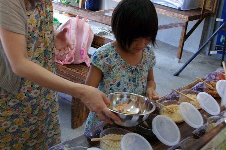 石垣島 料理体験 選べる材料は約30種類 世界に1つのマイラー油を作ろう アソビュー