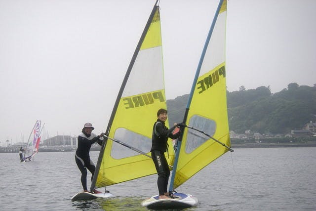 【江ノ島・ウィンドサーフィン】風を感じてはじめての波乗り！初心者でも楽しめる体験レッスン