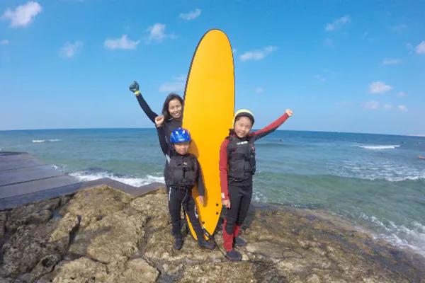 沖縄・北谷・サーフィン】5歳～OK！親子サーフィン教室！無料写真